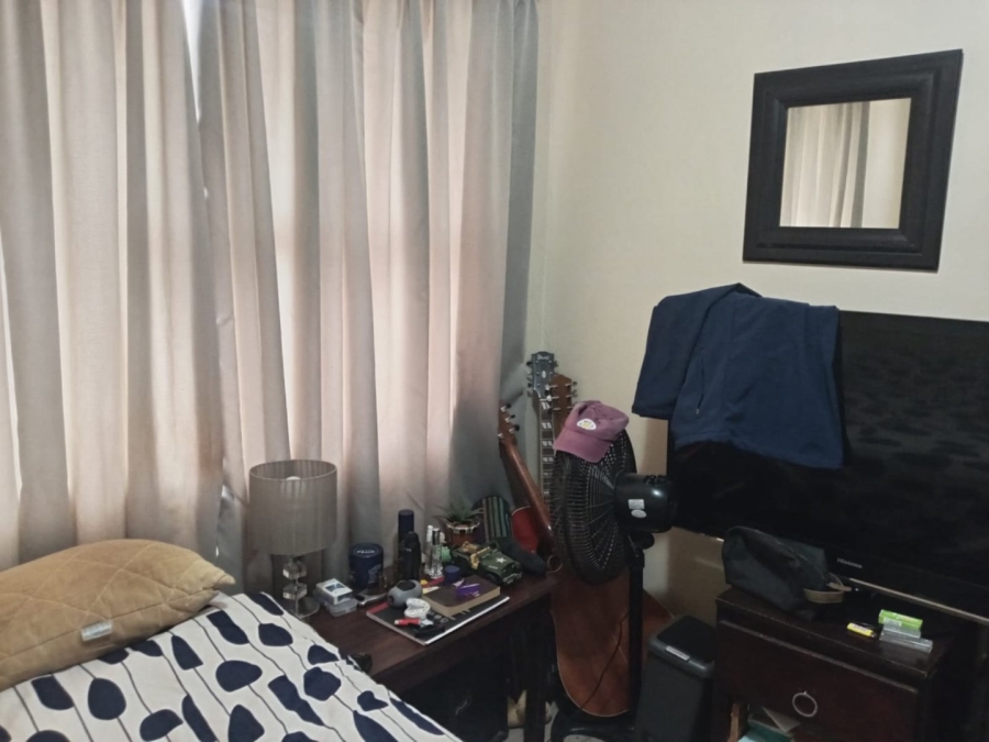2 Bedroom Property for Sale in Langenhovenpark Free State